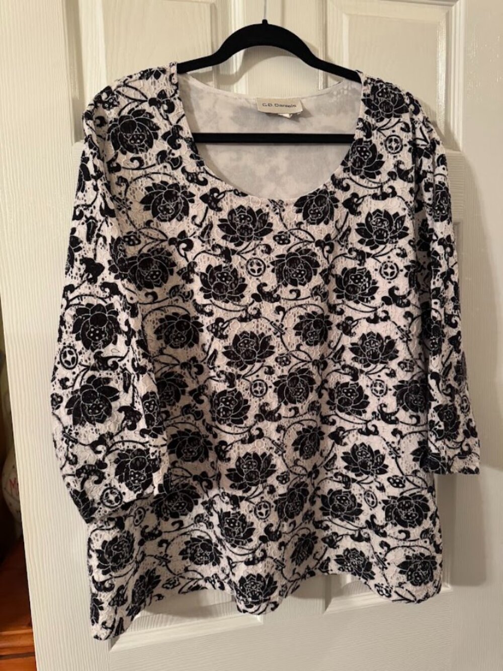 C.D. Daniels Plus Size Printed 3/4- Sleeve Top